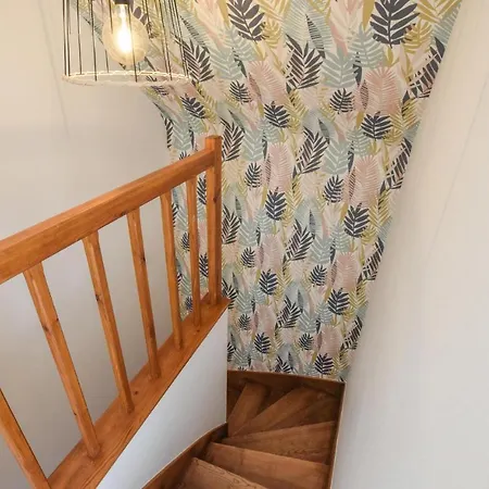 Feriehus Stunning In La Lucerne-doutremer With 4 Bedrooms And Wifi La Lucerne-dʼOutremer