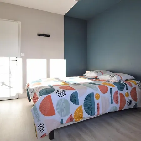 Stunning In La Lucerne-doutremer With 4 Bedrooms And Wifi La Lucerne-dʼOutremer