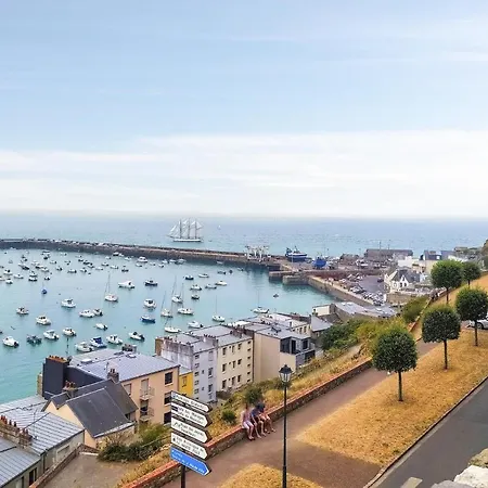 Stunning In La Lucerne-doutremer With 4 Bedrooms And Wifi Feriehus *