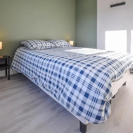 Stunning In La Lucerne-doutremer With 4 Bedrooms And Wifi *