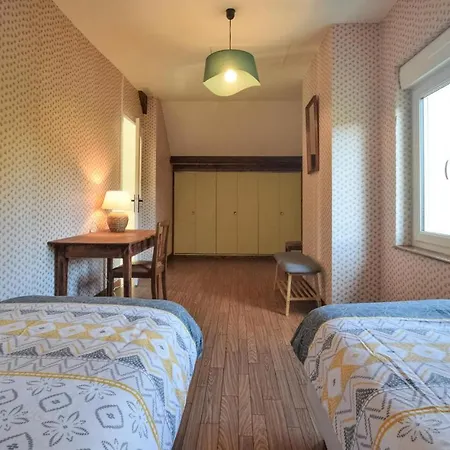 Stunning In La Lucerne-doutremer With 4 Bedrooms And Wifi * La Lucerne-dʼOutremer